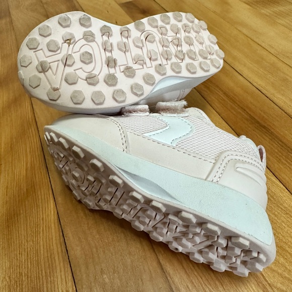 Blush Baby Girl Pink Nautica Sneakers SIZE 5 - Picture 2 of 7